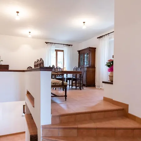 Villa Inviting In With Balcony