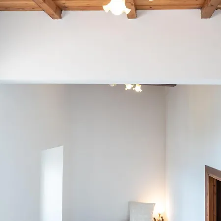 Villa Inviting In With Balcony *