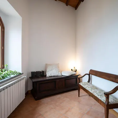 Inviting In With Balcony *